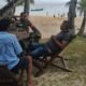 Dari Distrik Fakfak Timur, Babinsa Dorong Kebersihan Mengangkat Pesona Wisata Pantai Wambar
