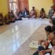 Tatap Muka di Kayauni, Babinsa Dukung Sinergi Kepala Distrik, Kepala Kampung dan Tokoh Adat