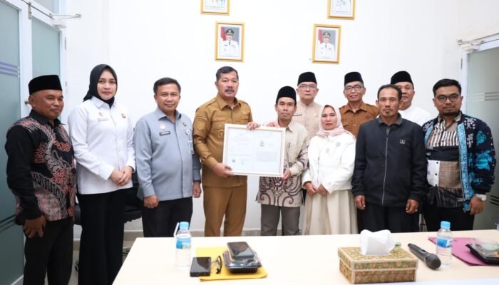 Kanwil Kemenkum Jambi Serahkan Sertifikat Indikasi Geografis Beras Payo Kerinci