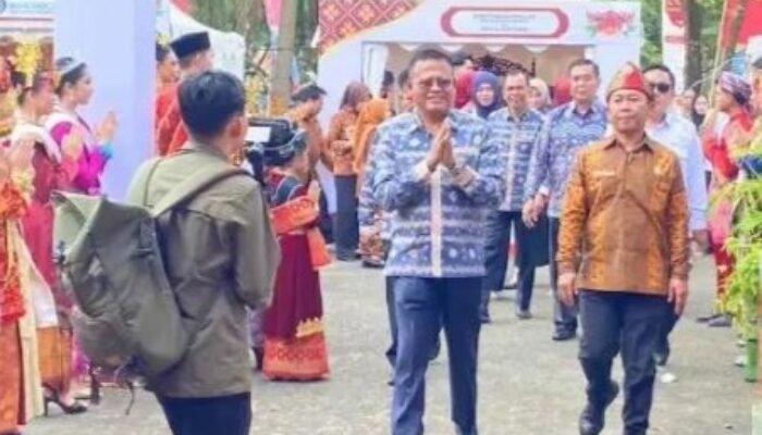 Hadiri Festival Seni Adat dan Tradisi 2026, ini Kata Wako Arlan dan Hj Linda