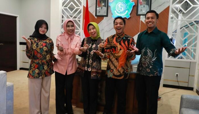Wabup Mimik Apresiasi Aksi Pelajar Sidoarjo, Tukar Sampah Jadi Bibit Tanaman