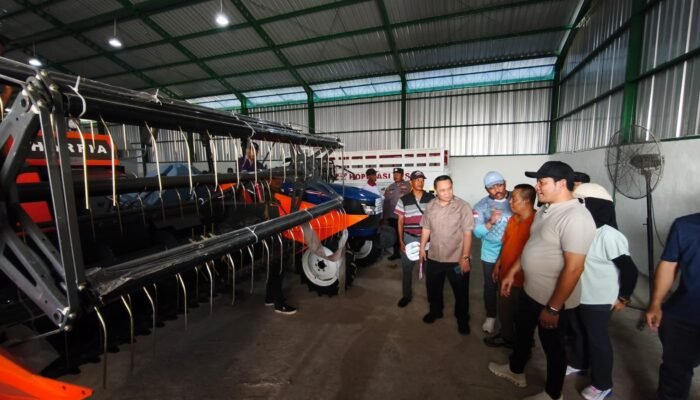 Subandi Percepat Modernisasi Pertanian di Sidoarjo, Bantuan Traktor dan Koperasi Desa Jadi Andalan