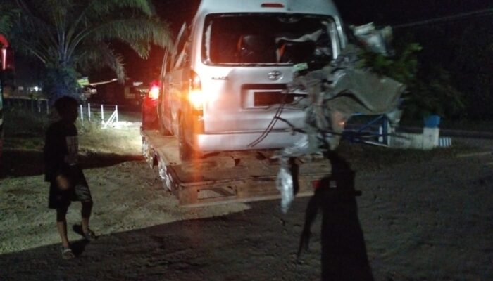 Tabrakan Maut Hiace vs Truk di Jalintas Palembang–Jambi, 4 Penumpang Tewas