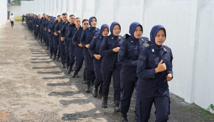 62 CPNS Pemasyarakatan Korwil Surabaya Resmi Sandang Baret Kehormatan