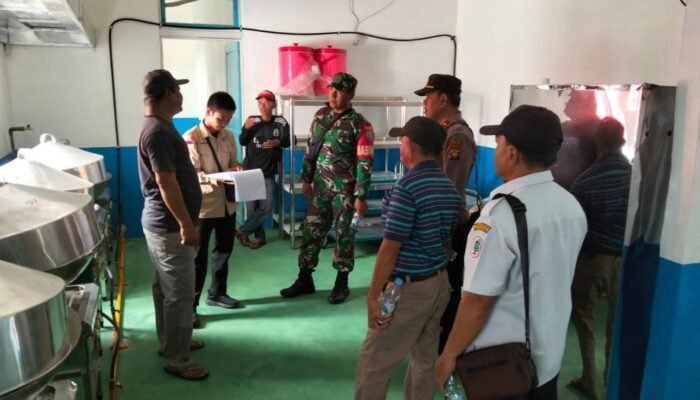 Pastikan Gizi Anak Terpenuhi! Babinsa dan Forkopimcam Bunut Hilir Survei Lokasi Dapur MBG di Desa Empangau