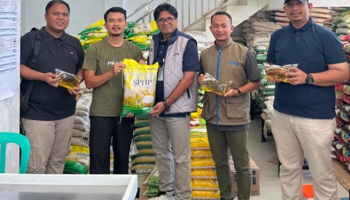 BULOG Putussibau Gelontorkan Beras SPHP dan Percepat Penyaluran Bantuan Pangan untuk Menjaga Stabilitas Harga Beras