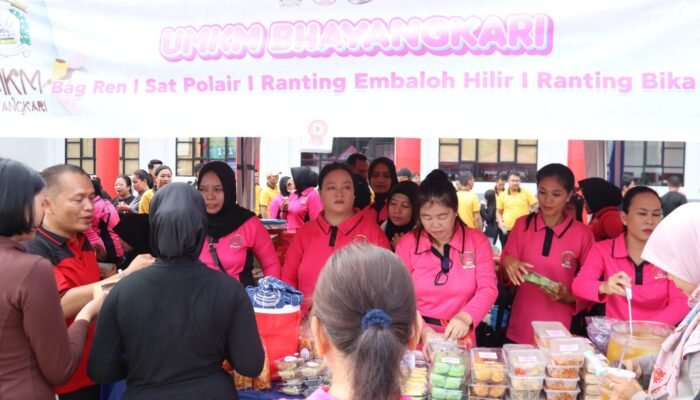 Hari Bhayangkara ke – 80 di Kapuas Hulu: Polisi Buka Tenda Sehat, Bazar Dagangan UMKM