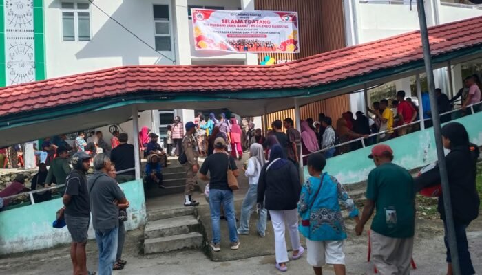 Pulihkan Penglihatan Warga, RSUD Fakfak Gandeng RS Cicendo Bandung Gelar Bakti Sosial Operasi Katarak