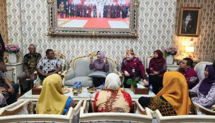 Keluhkan Omzet Menurun, Pemkab Sidoarjo Siapkan Penataan Ulang Sentra Kuliner Gajah Mada