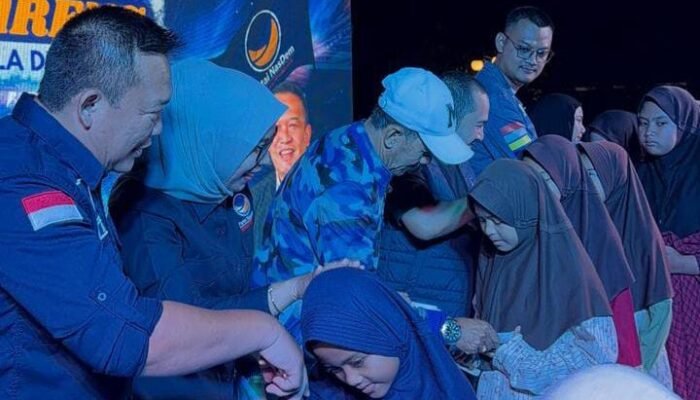 Padukan Olahraga dan Sosial, NasDem Purwakarta Gelar Nobar Piala Dunia dan Santunan Anak Yatim