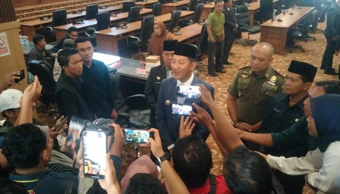 Bupati Asgianto Desak Revisi Pergub Ganti Rugi Seismik: “Minyak Naik, Masa Kompensasi Tidak
