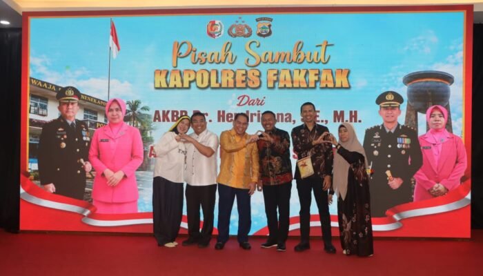 Penuh Haru, AKBP Hendriyana Pamitan dari Fakfak Setelah 4 Tahun 2 Bulan 19 Hari Mengabdi