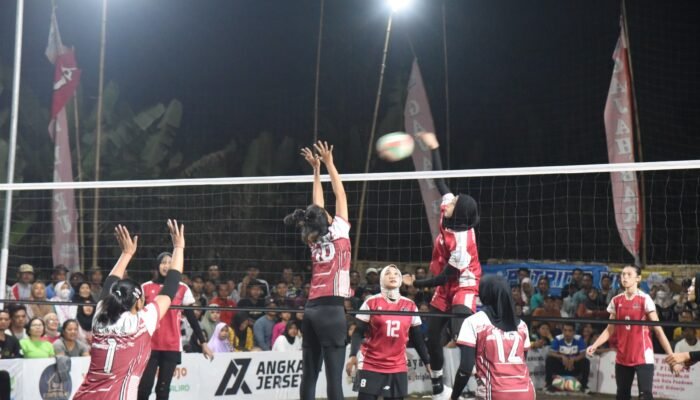 Wabup Mimik Idayana Resmi Buka Kebonsari Cup 1 Putri, Delapan Klub Voli Ramaikan Turnamen Bergengsi di Sidoarjo