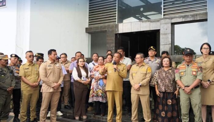 Bupati Karo Pastikan Aspirasi Petani Bunga Ditindaklanjuti