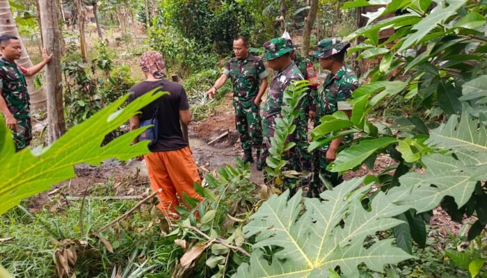 Air Sudah Keluar, Wadan Satgas TMMD Cek Progres Sumur Bor di Kampung Pelangi Kreatif