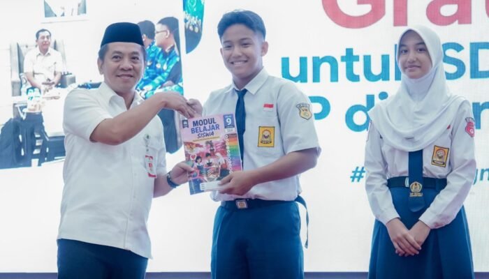 Jawab Keresahan Orang Tua, Pemkab Karawang Gratiskan Modul Belajar SD dan SMP