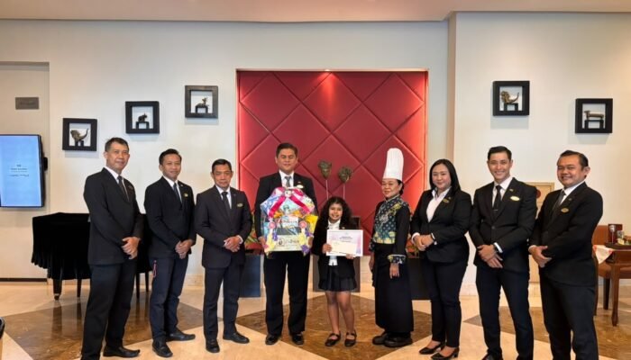 Hotel Santika Pandegiling Surabaya Hadirkan Pengalaman Jadi GM Cilik dalam Program GM For A Day 2026
