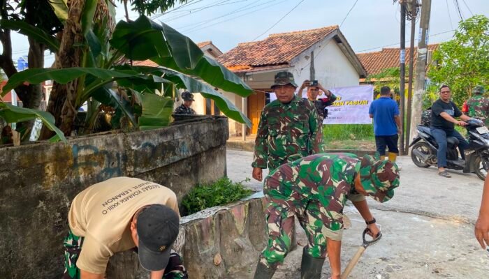 Tak Hanya Fokus Penyelesaian Rumah Saja, Satgas TMMD ke 129 Juga Bersihkan Gorong – Gorong
