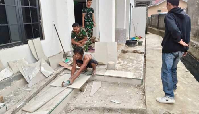 Pembangunan Mushala Baitul Makmurin Masih Terus Digas Personil Satgas TMMD 