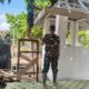 Satgas Kodim 0418/Palembang Rampungkan Finishing Pos Kamling di Kelurahan Talang Jambe