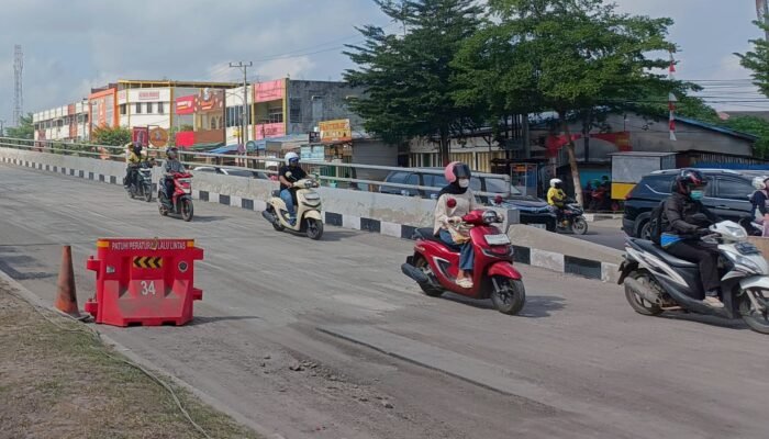 Ancam Keselamatan, Jembatan Fly Over Jakabaring Belum Juga Diaspal