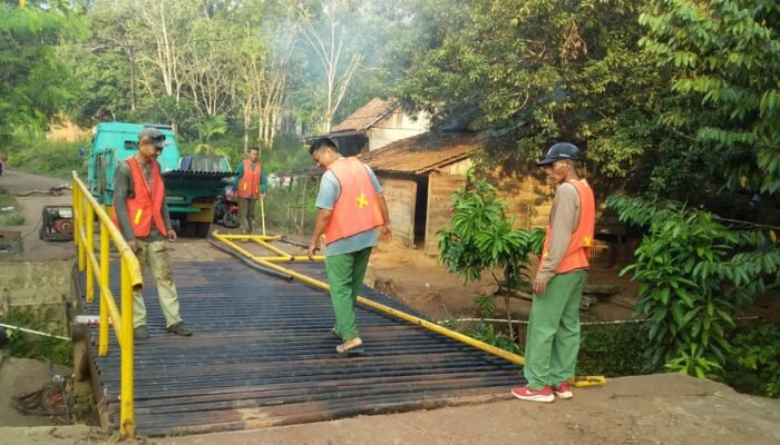 Atas Instruksi Bupati Toha, Jembatan Purwosari Rampung Diperbaiki