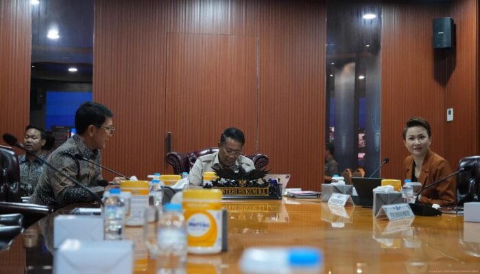 Kakanwil Kemenkum Jambi Ikuti Town Hall Meeting Bersama Menteri Hukum, Perkuat Budaya Kerja dan Pelayanan Publik