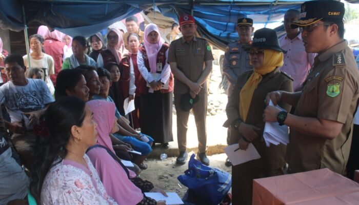 Bupati Muba berikan bantuan untuk korban kebakaran di Desa Teluk Kecamatan Lais