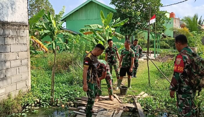 Tak Hanya Sekedar Rumah, Jembatan Menuju Rumah Suwarni Pun Jadi Perhatian Satgas TMMD