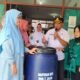 Komitmen Pemkab Fakfak Tingkatkan Kualitas Hidup, Bupati Serahkan Drum ke Warga Fakfak Selatan