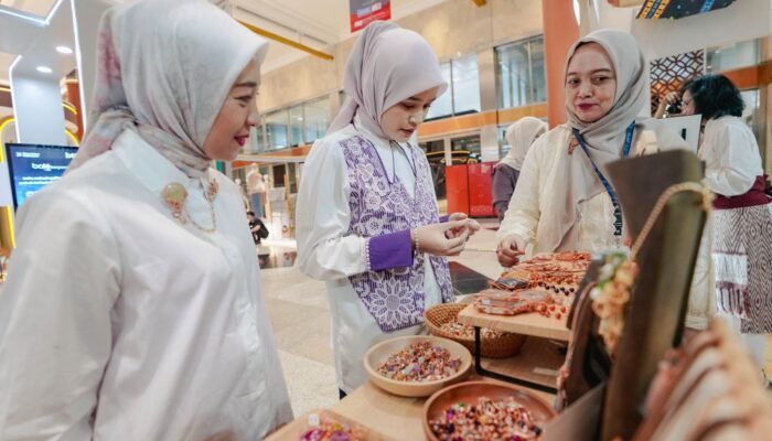 Pertamina Patra Niaga Regional Sumbagsel Bawa UMKM Bengkulu Tampil di Indonesia Fashion Week 2026