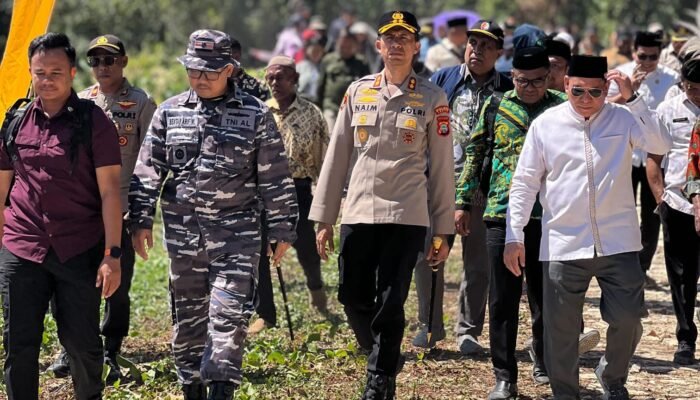 Satu Tungku Tiga Batu Hidup, Kapolres Fakfak Dukung Peringatan 666 Tahun Islam di Tanah Papua