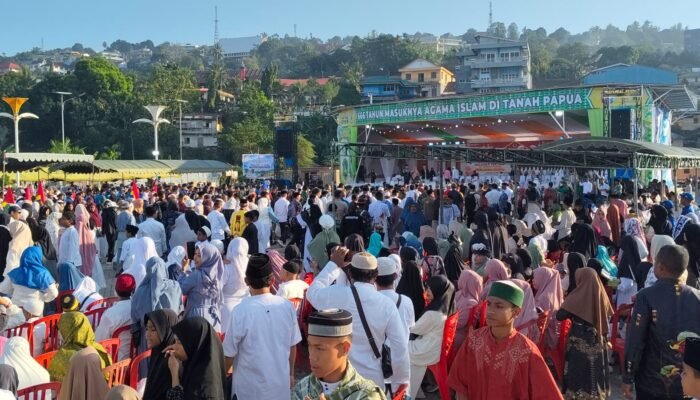Fakfak Bersalawat, Ribuan Umat Islam Padati Puncak Peringatan 666 Tahun Islam Masuk Tanah Papua