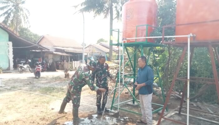 Pastikan Berfungsi Baik, Air dan Tower Tondon Musholah Hidayatullah Dicek Satgas TMMD