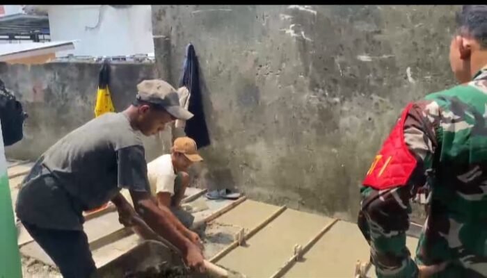 Progres Rehabilitasi Mushola Baitul Maghfurin Berlanjut, Danton Satgas Cek Pengecoran Parit Samping