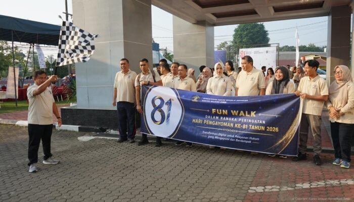 Semarak Hari Pengayoman ke-81, Kanwil Kemenkum Jambi Gelar Fun Walk Pererat Kebersamaan