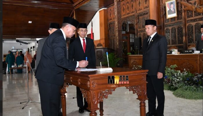 Tri Hariadi Resmi Dilantik Jadi Sekda Tulungagung, Plt Bupati Tekankan Integritas dan Sinergi