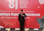 Kanwil Kementerian Hukum Jambi Hadiri Penurunan Bendera HUT ke-81 RI di Lapangan Garuda
