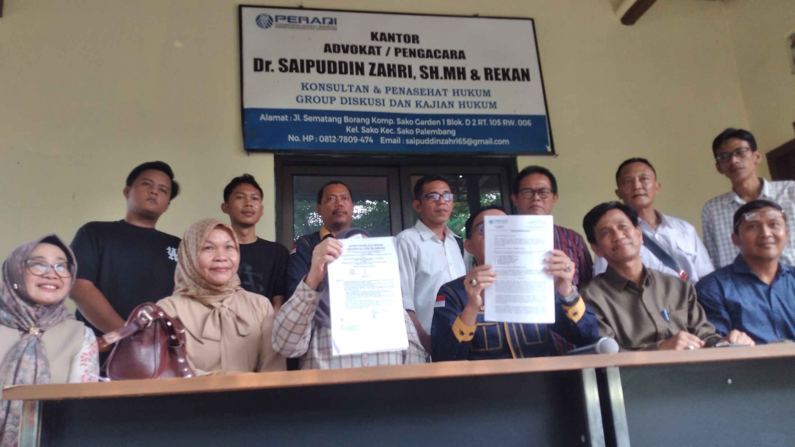 Dr. Saipuddin Zahri, S.H., M.H didampingi para korban PTDH, Kamis (27/8/2026)