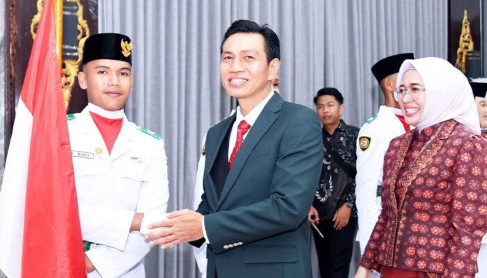 Bupati Batang Hari Kukuhkan Calon Paskibraka Kabupaten Batang Hari Tahun 2026