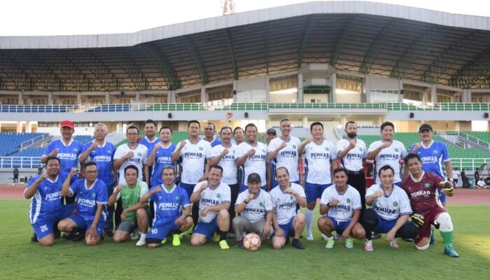 DPRD Sidoarjo Menang Sepak Bola Lawan Tim Bupati Subandi dengan Skor 3-1 di Gelora Delta