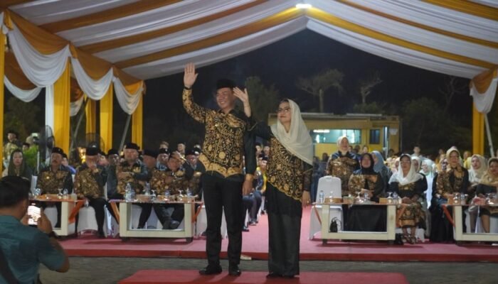 Gemuruh Takbir di Pulau Datok! Bupati Fransiskus Diaan Antar Kafilah Kapuas Hulu di Pembukaan MTQ XXXIV Kalbar