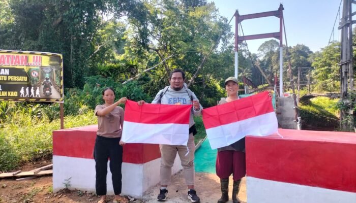 Kodim 1206 Putussibau Sulut Semangat Patriotisme Warga Dusun Sebintang Lewat Lautan Bendera Merah Putih