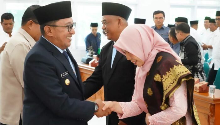 Inoki Ulma Tiara Dilantik sebagai Direktur Perumda Air Minum Tirta Alami Tanah Datar Periode 2026–2031