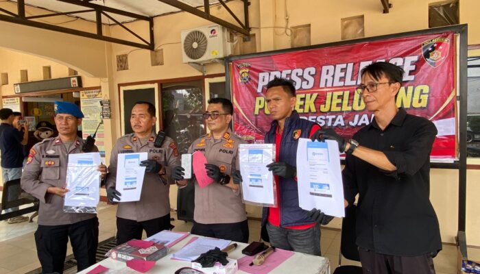 Polsek Jelutung Ungkap Modus Penipuan Transfer Dana, Dua Tersangka Diduga Beraksi di 21 TKP