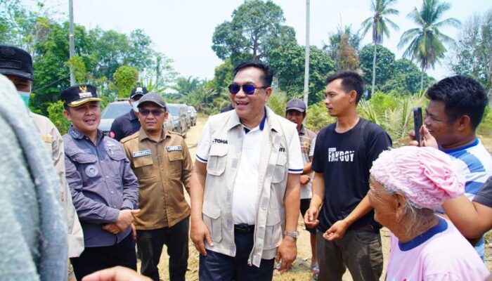 Bupati HM Toha Tohet Mendadak Dicegat Warga, Ngadu Kabel PLN Putus Dicuri