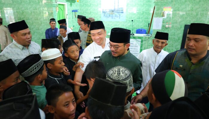 Safari Jumat di Sukarami, Prima Salam Tekankan Camat-Lurah Harus Jemput Bola Tangani Persoalan Warga