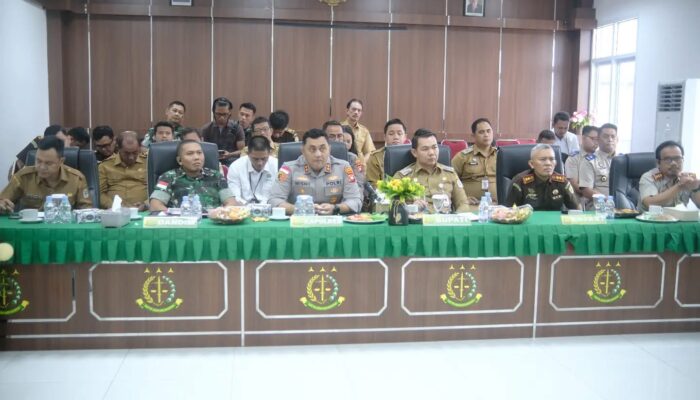Hadapi Puncak Karhutla 2026, Bupati Fransiskus Diaan Perkuat Sinergi Pemerintah dan Perusahaan di Kapuas Hulu