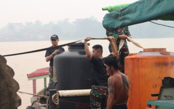 Sungai Surut, Semangat Tak Surut! Letkol Ricky Fauzie: Yonif 882/HB Tembus Jalur Air Demi Air Bersih Tebang Kacang
