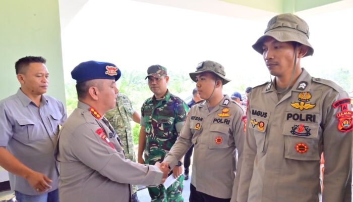 Peduli Satgas Karhutla, Dansat Brimob Polda Jambi Tinjau Posko dan Layani Kesehatan Warga